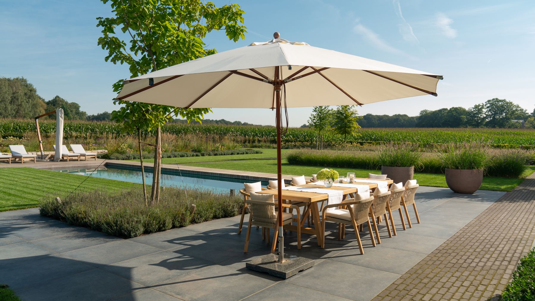 8.2 Luxuriöser Minimalismus mit Pool in der modernen Landhausidylle in Bocholt