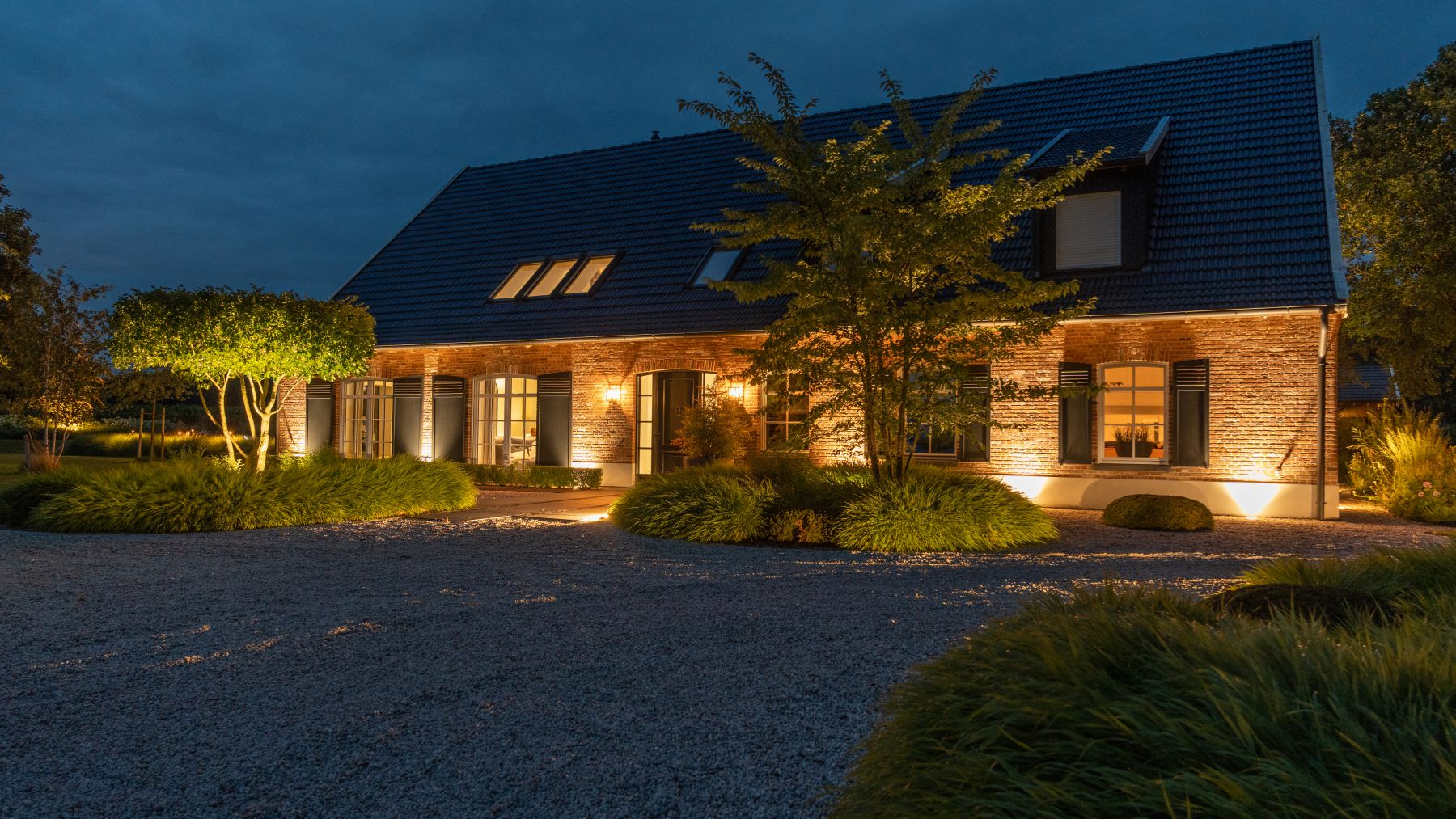 8.2 Luxuriöser Minimalismus mit Pool in der modernen Landhausidylle in Bocholt