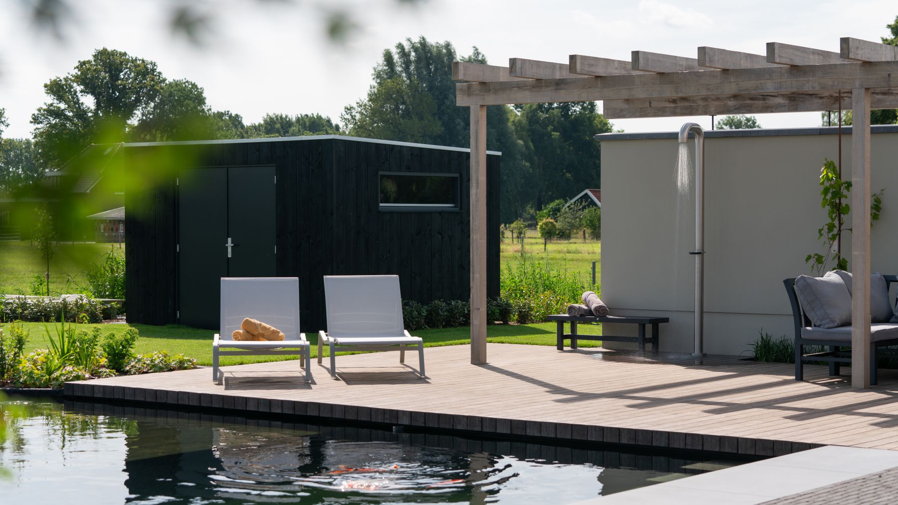 6.4 Garten mit Schwimmteich und modernem Outdoor-Lebensstil in Dinxperlo (NL)