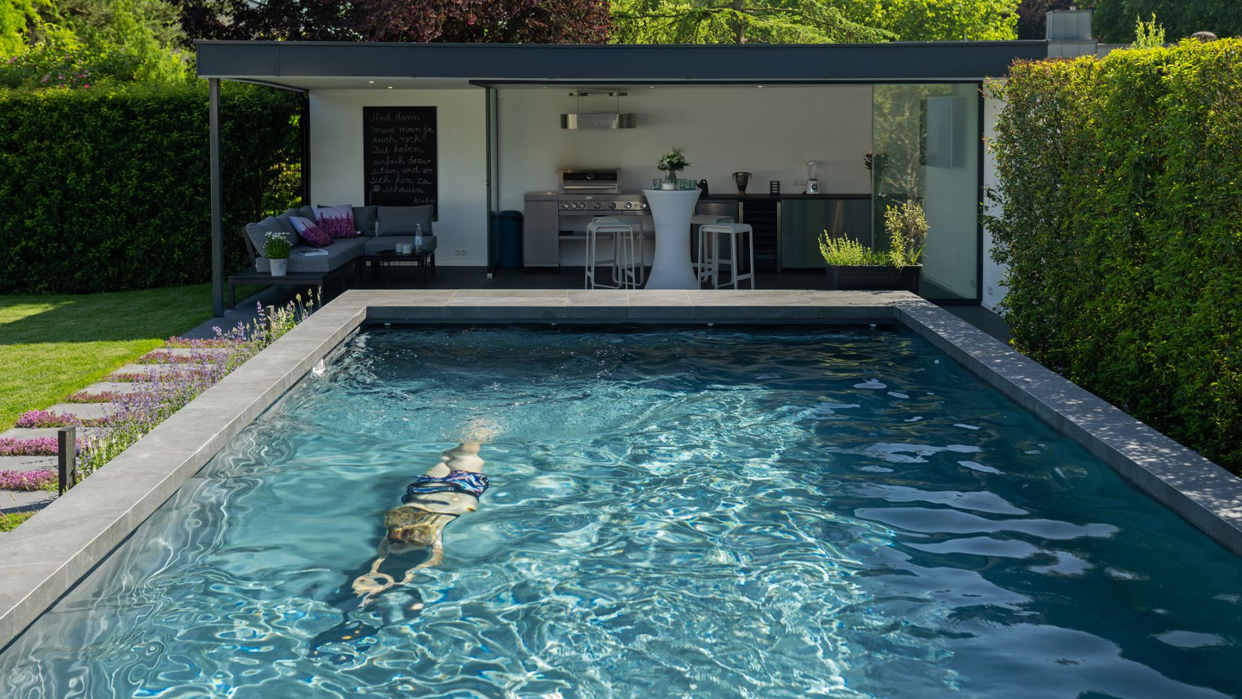 1.1 Ein Garten zum Feiern und Schwimmen - Poolparty in Bocholt