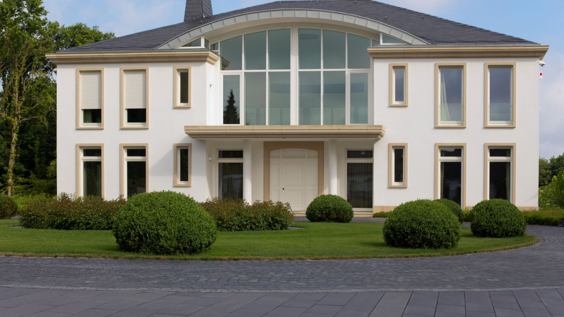 1.9 Klassisch eleganter Villengarten in Dortmund