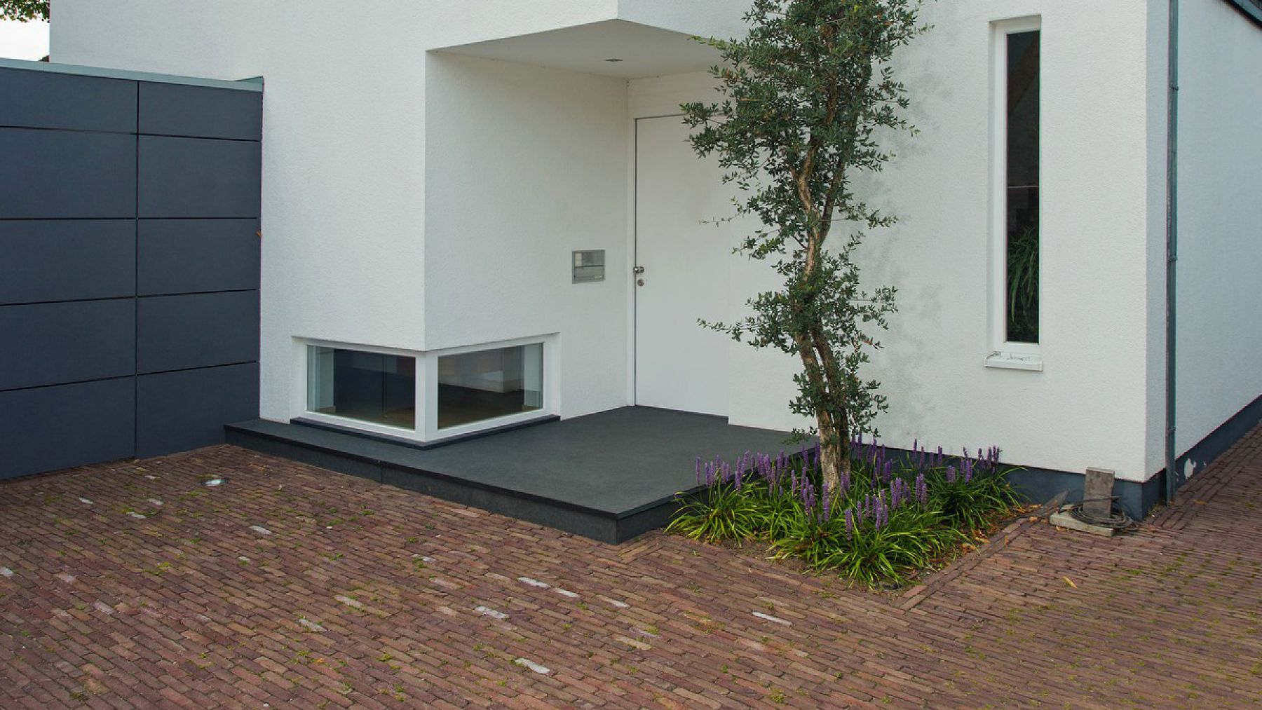 1.3 Hell, gradlinig, mit überraschenden Sichtlinien - Designgarten in Bocholt