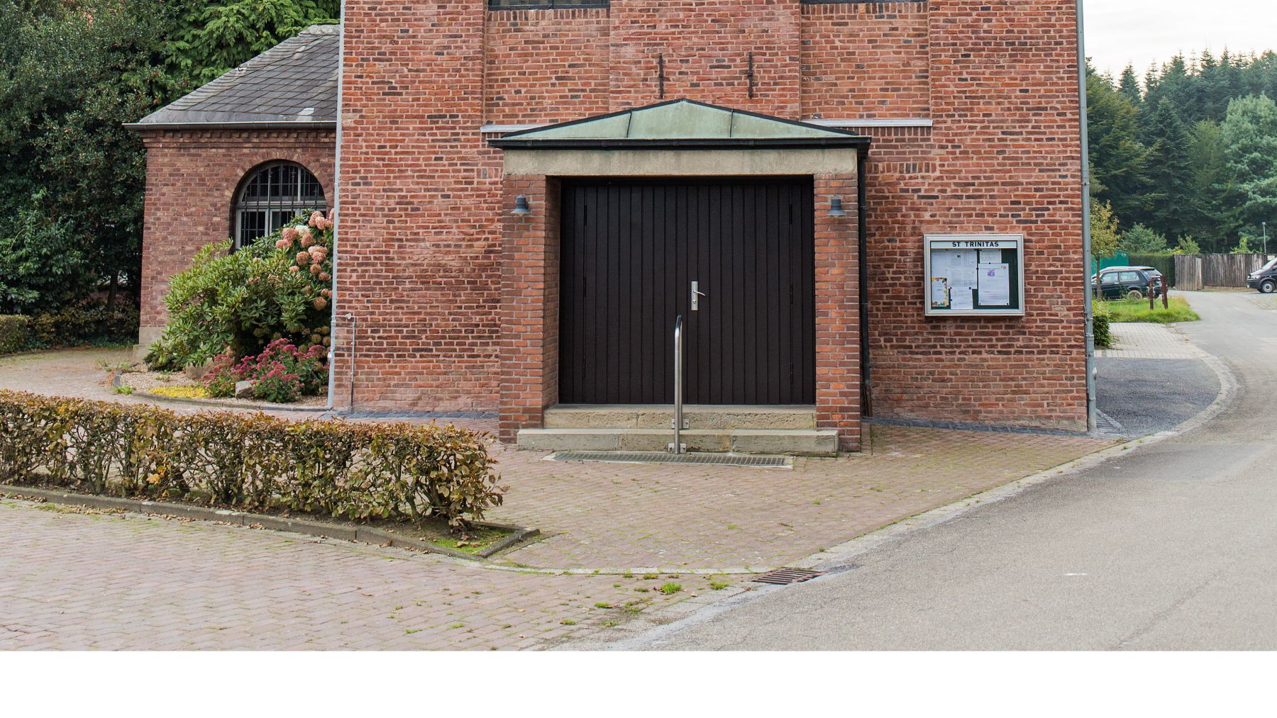 4.201 Pflasterungen und Bepflanzung rund um die St. Ludgeruskirche in Spork