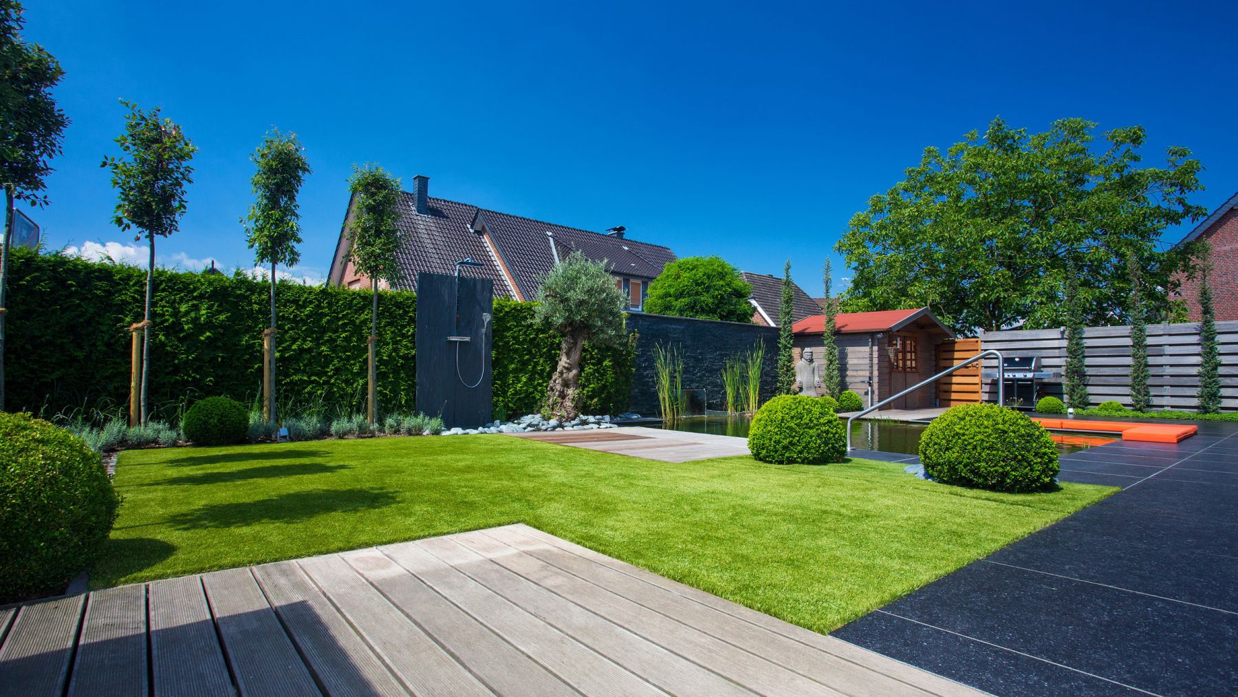 1.16 Wasser im Mittelpunkt - Garten mit Naturschwimmteich in Merhoog