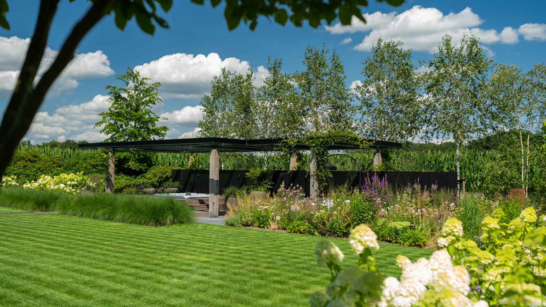 8.2 Luxuriöser Minimalismus mit Pool in der modernen Landhausidylle in Bocholt