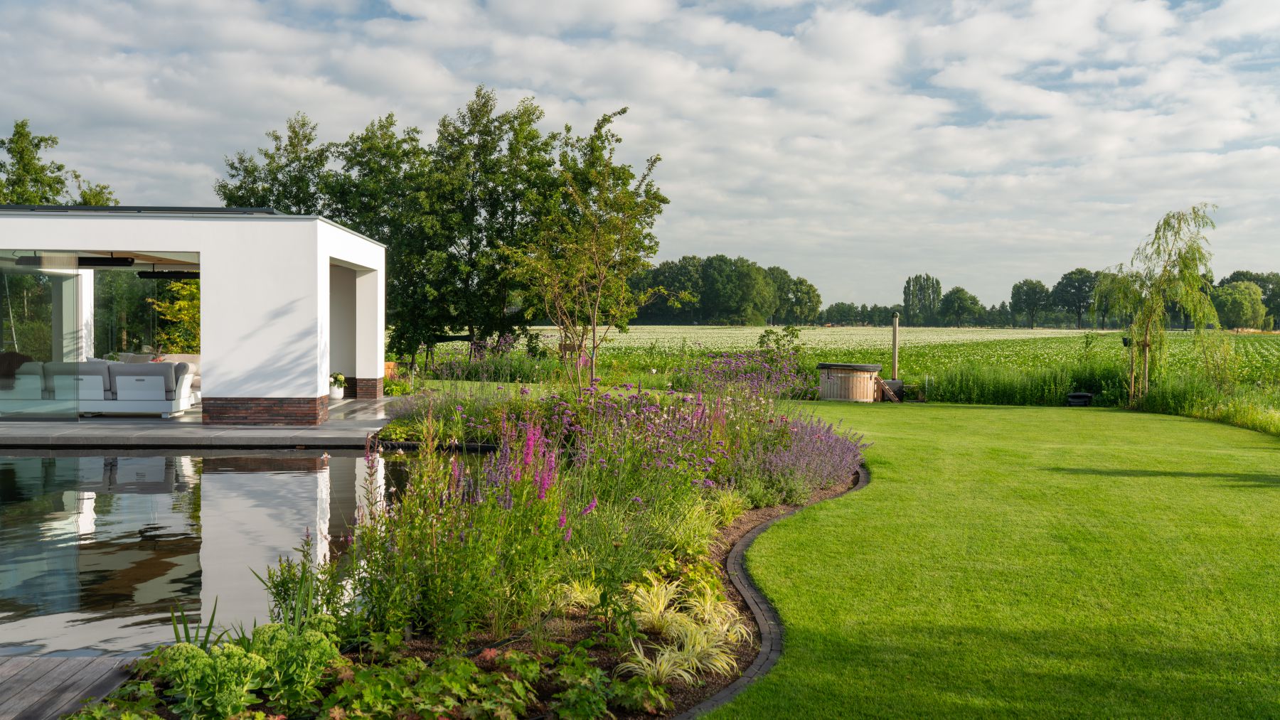 6.4 Garten mit Schwimmteich und modernem Outdoor-Lebensstil in Dinxperlo (NL)