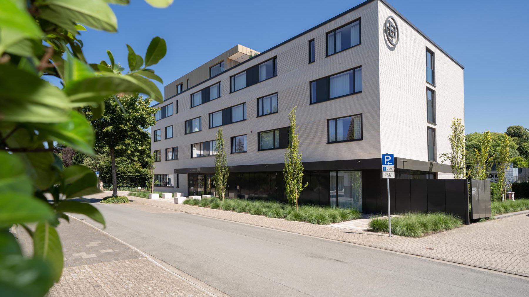 3.2 Romantischer, blumenreicher Hochzeitsgarten des Hotel Residenz in Bocholt