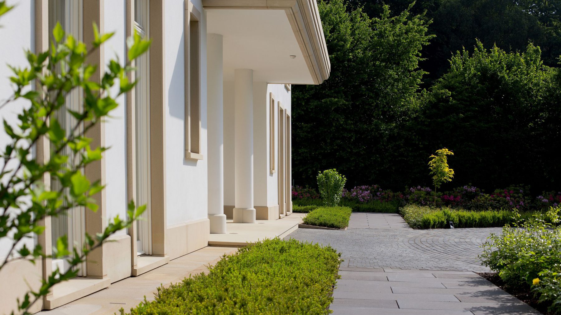 1.9 Klassisch eleganter Villengarten in Dortmund