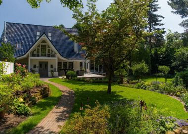 2.2 Alle Elemente in großer Geste vereint - weitläufiger Naturgarten in Bocholt