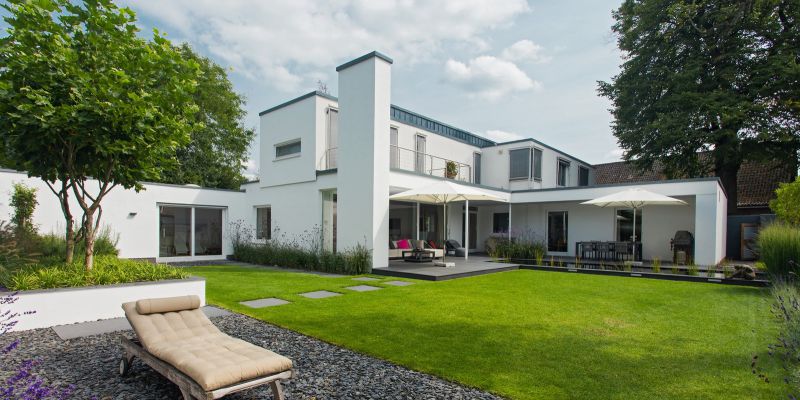 1.3 Hell, gradlinig, mit überraschenden Sichtlinien - Designgarten in Bocholt