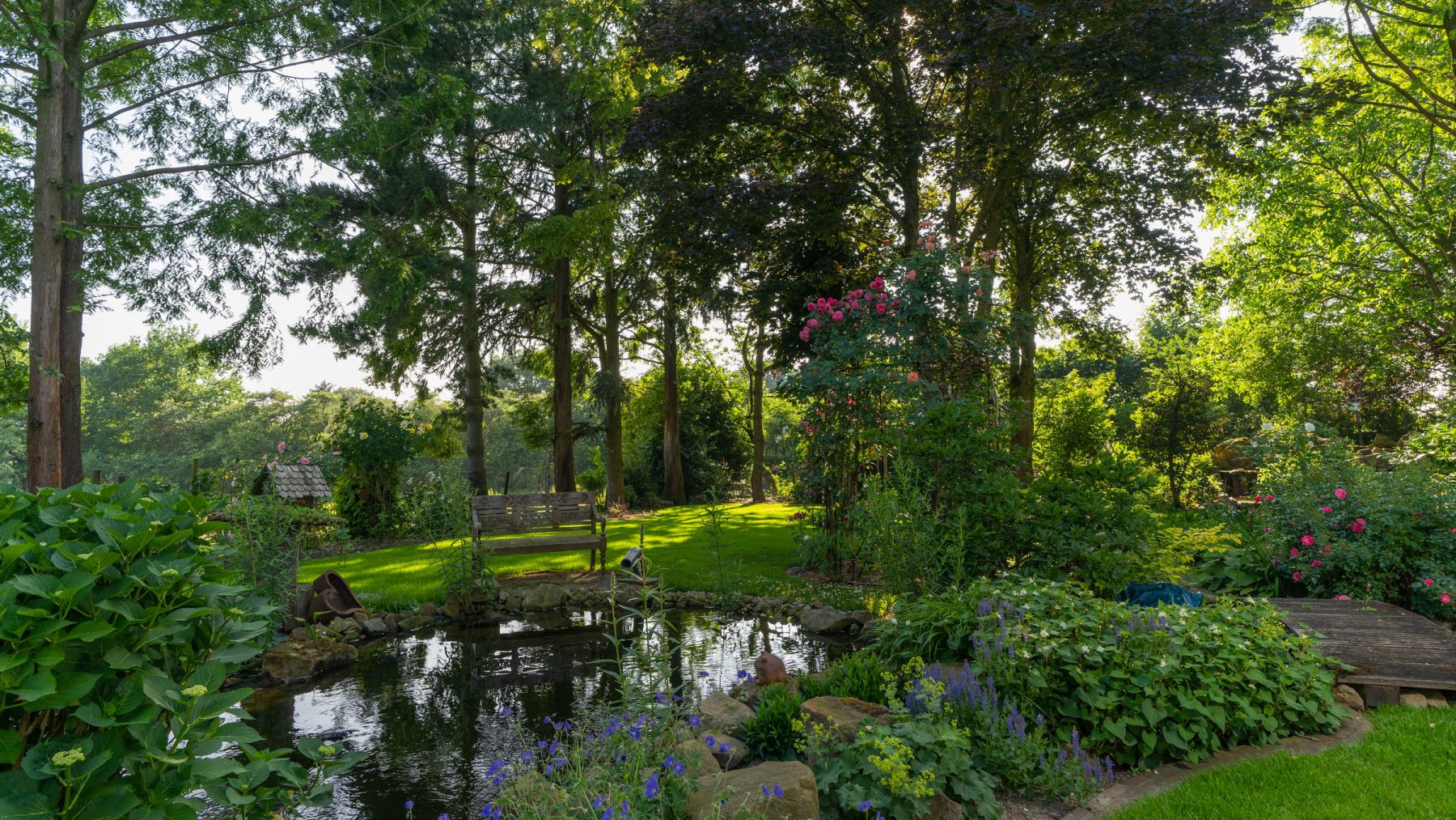 2.2 Alle Elemente in großer Geste vereint - weitläufiger Naturgarten in Bocholt
